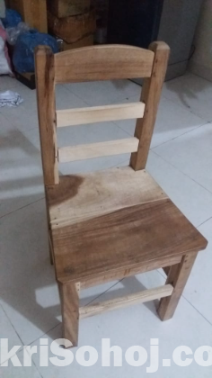 একটি চেয়ার ও টেবিল  বিক্রয় করা হইবে